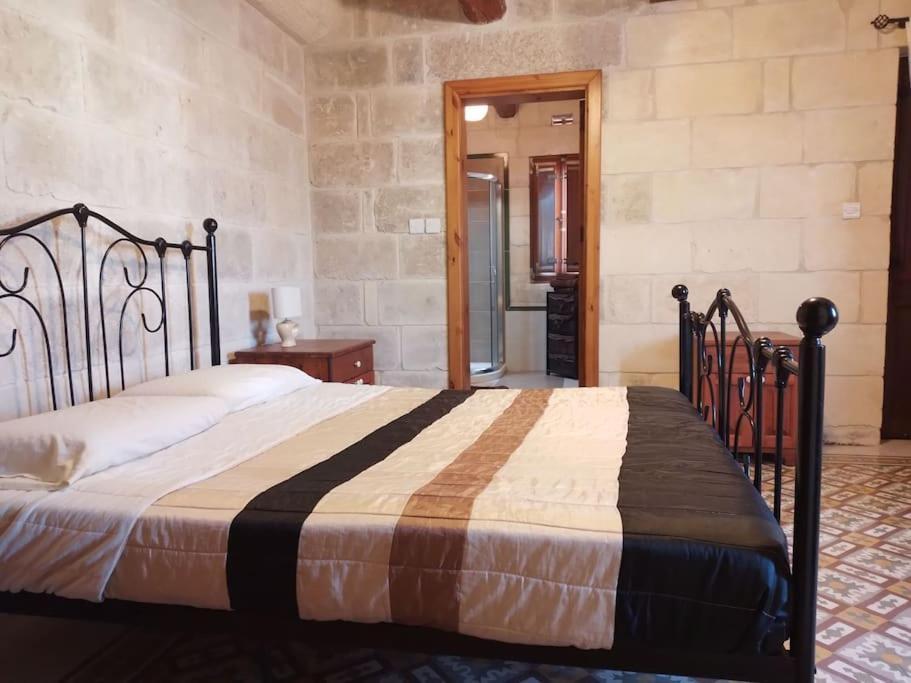 Geligiz Farmhouse Għajnsielem Exterior foto